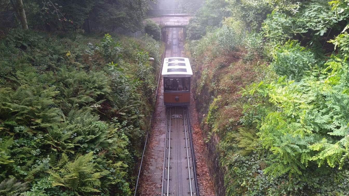 Bildtitel: Standseilbahn zum Merkurberg