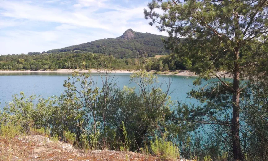 Bildtitel: Baggersee und Hohenstoffeln