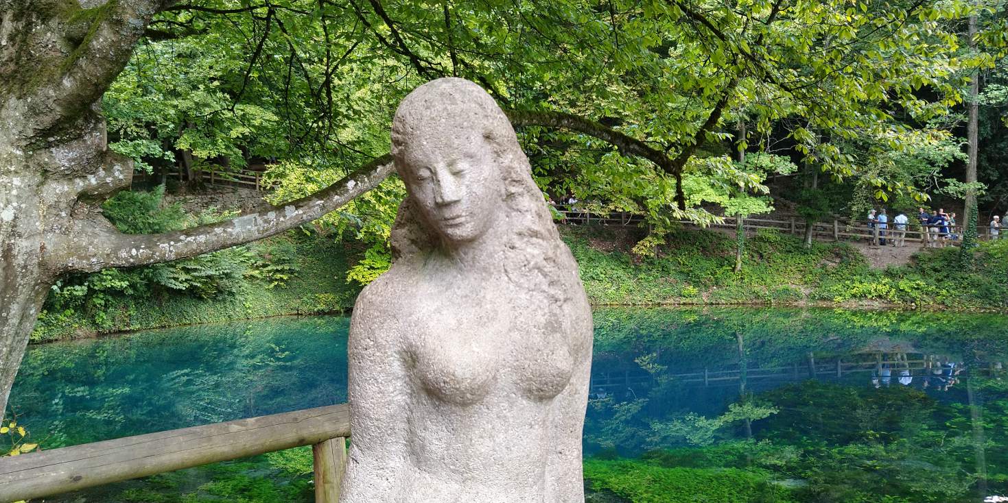 Bildtitel: die sagenumwobene schöne Lau am Blautopf