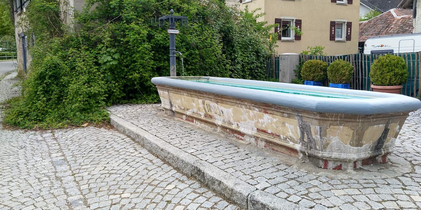 Bildtitel: Dorbrunnen