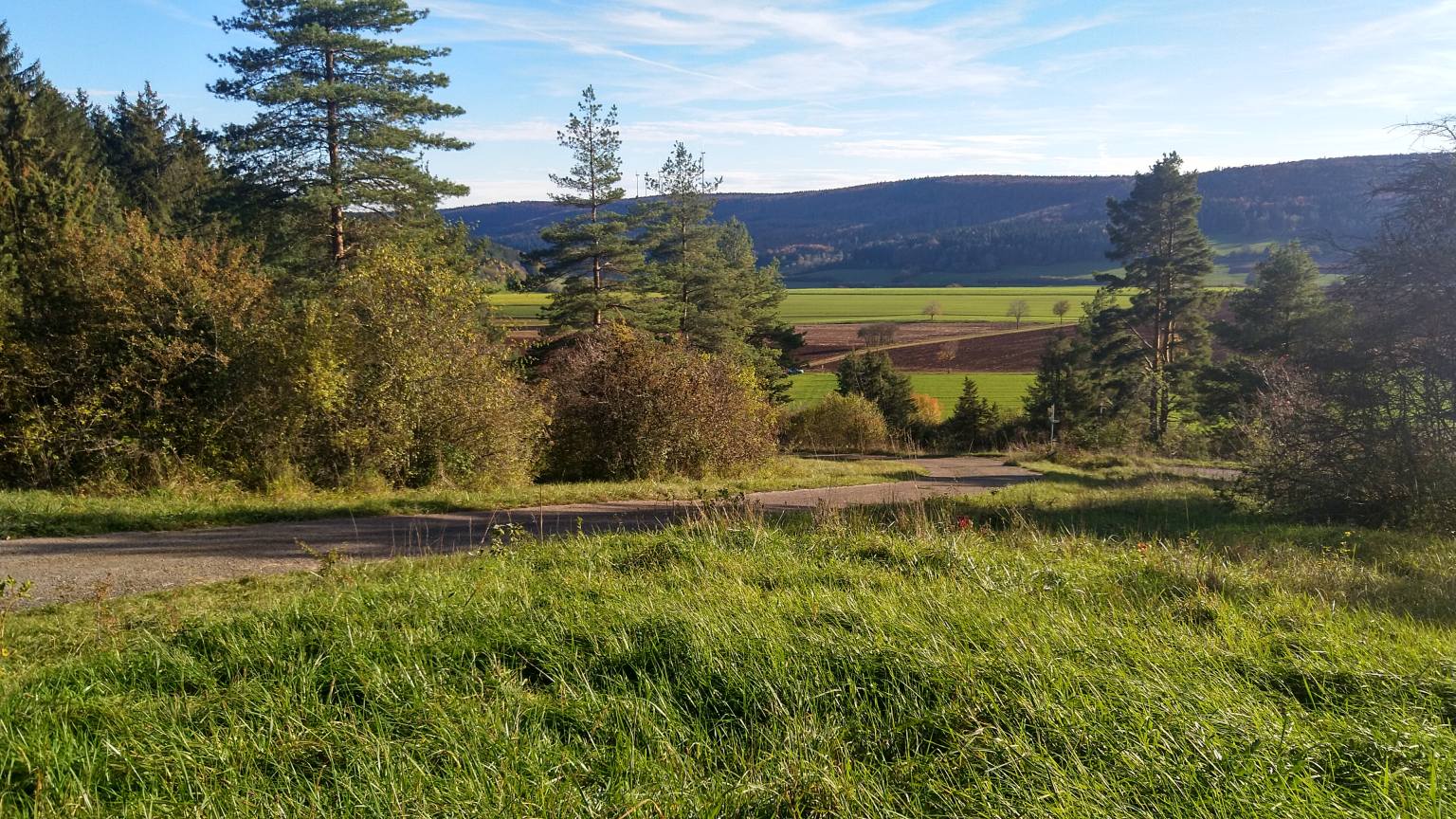 Bildtitel: neben dem Brunnen