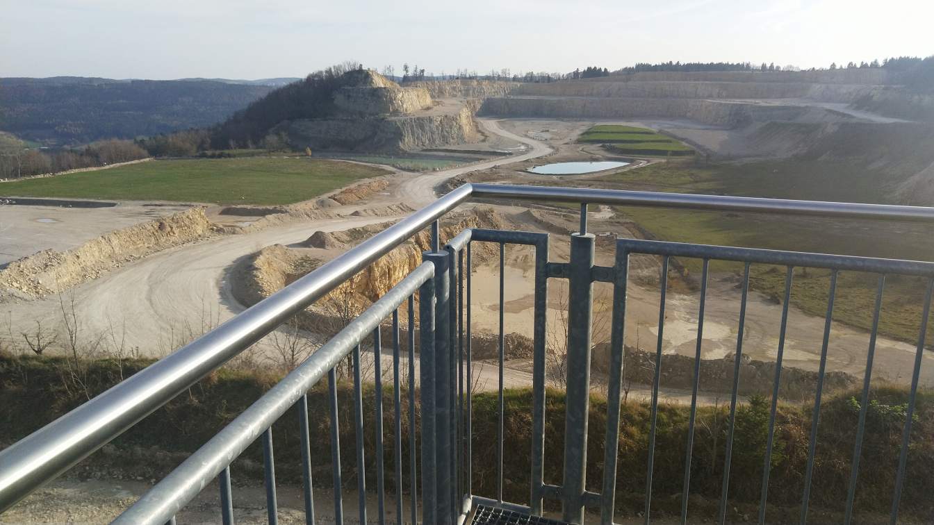 Bildtitel: Aussichtsplattform Steinbruch
