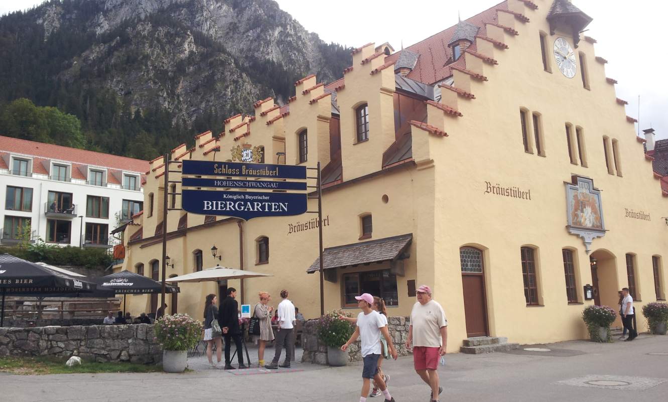 Bildtitel: Schloss Bräustüberl