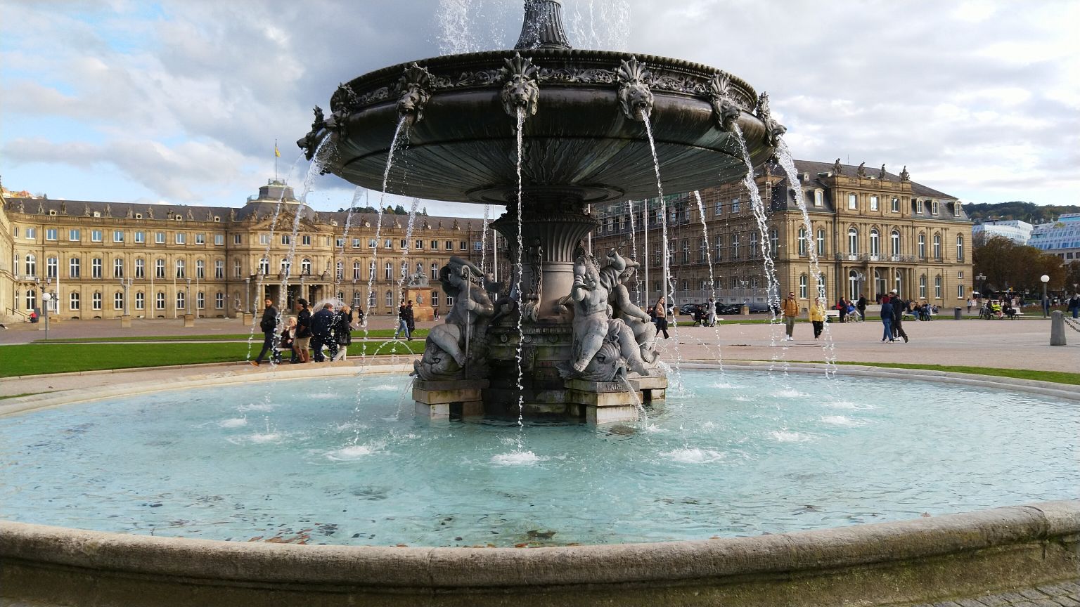 Bildtitel: Schlossplatzspringbrunnen