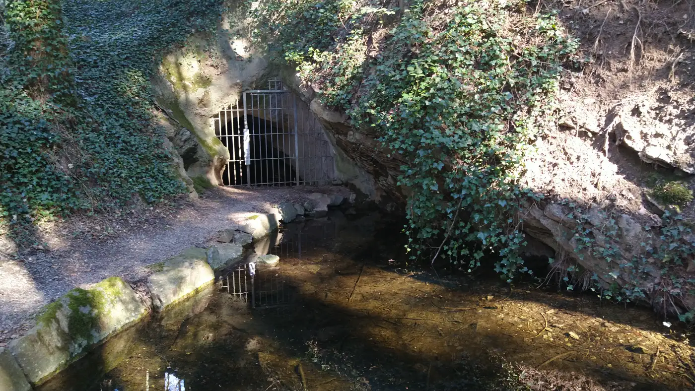 Bildtitel: Gedenkstätte Vulkan - Stolleneingang