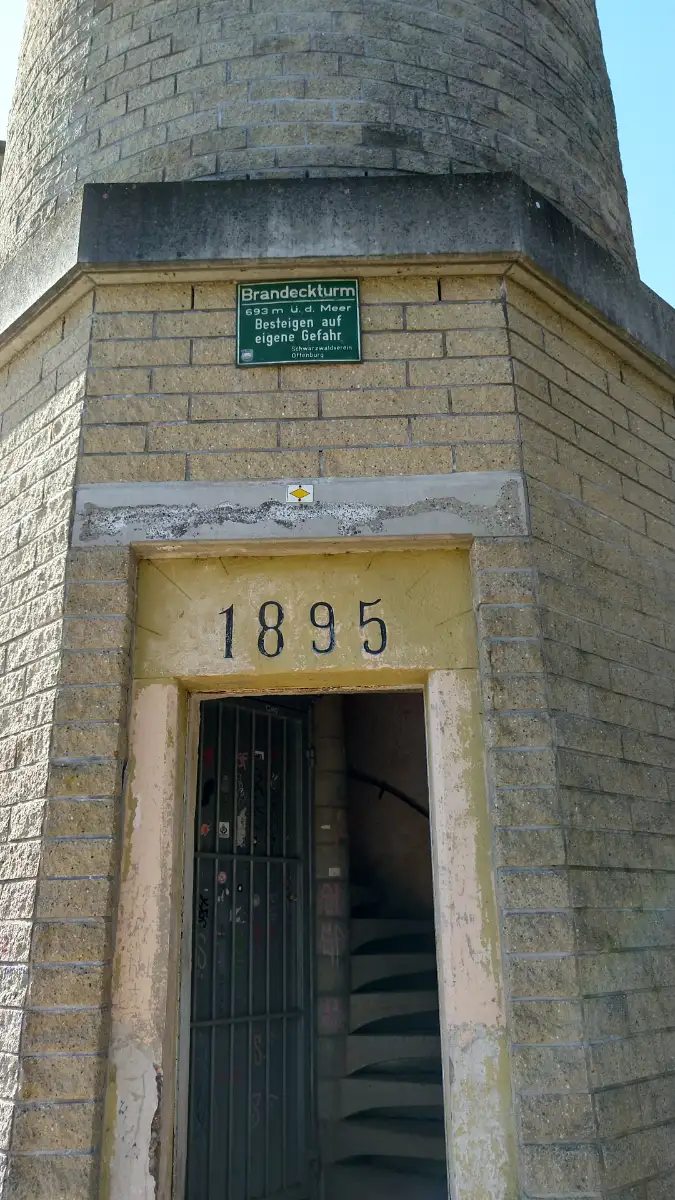 Bildtitel: Brandeckturm Eingang