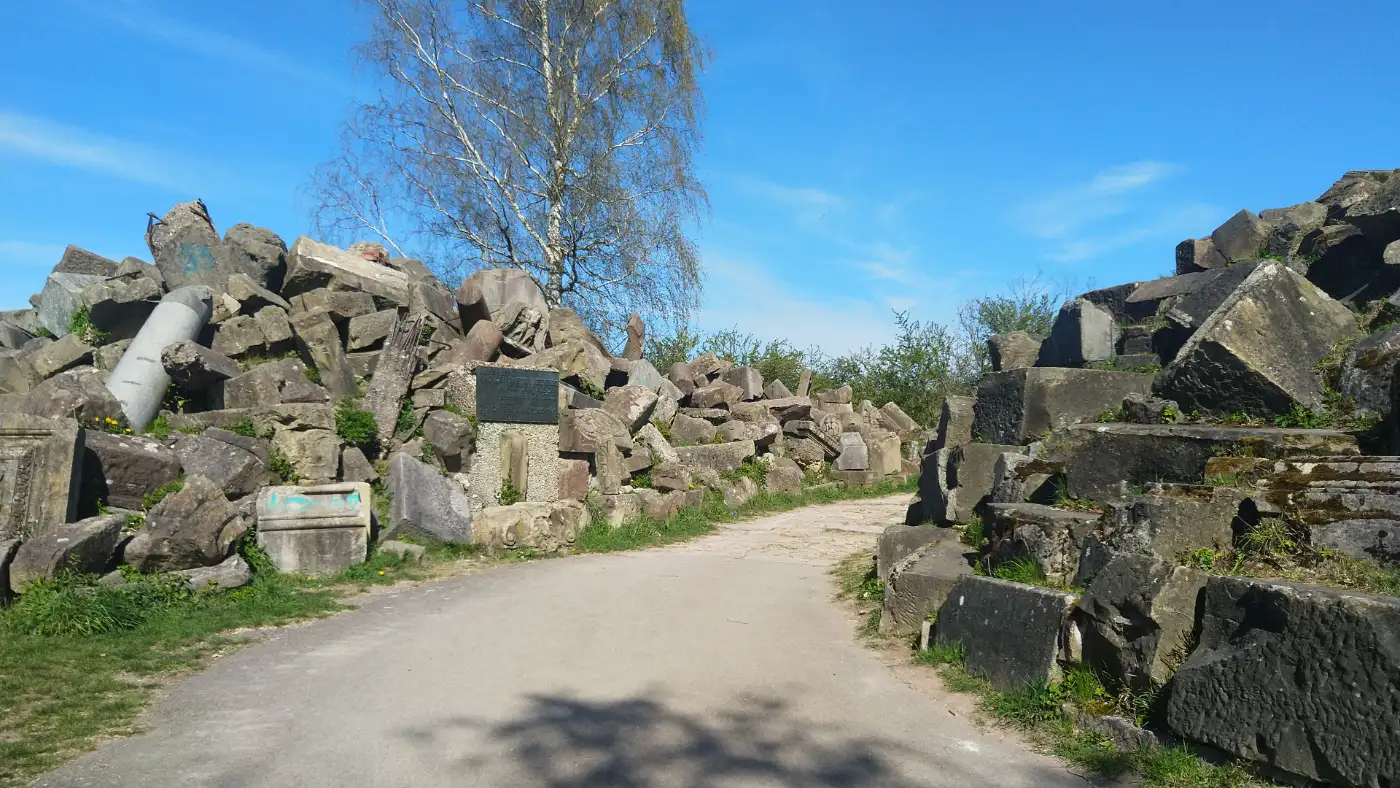 Bildtitel: Stuttgart rubble mountain Birkenkopf