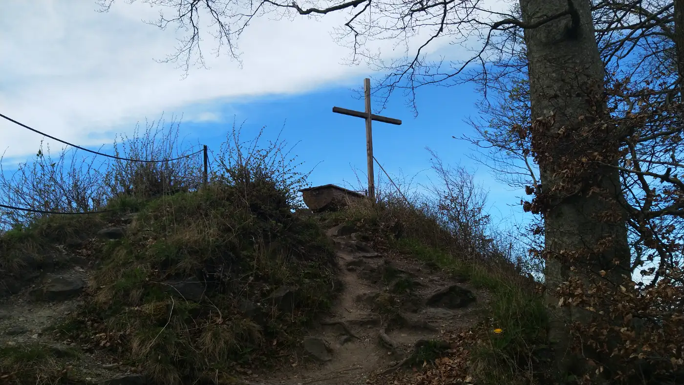 Bildtitel: Gipfelkreuz Hohenstoffeln
