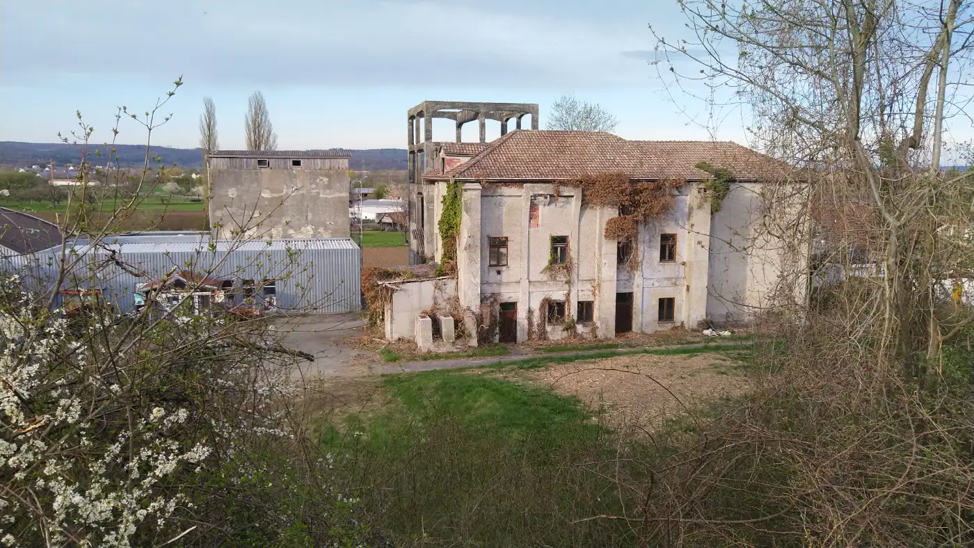 Bildtitel: altes Basaltwerk bei Ehingen