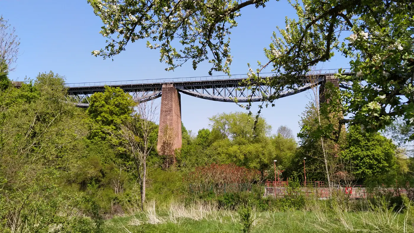 Bildtitel: Fischbauchbrücke Talübergang Fützen (153 m)