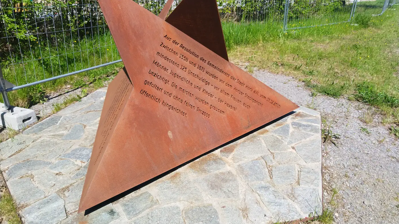 Bildtitel: Mahnmal zur Hexenverfolgung