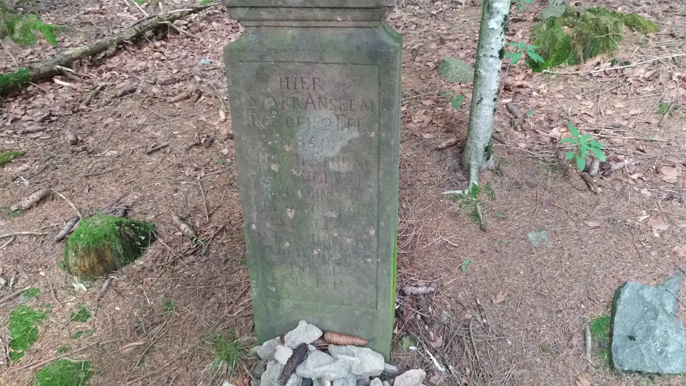 Bildtitel: Gedenkstein - Im Sturm verunglĂŒckt