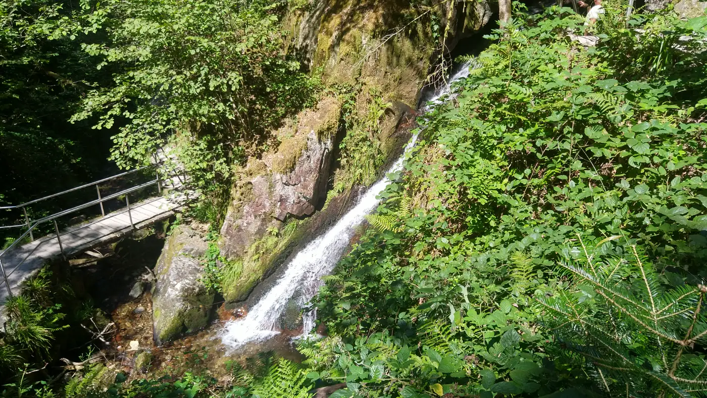Bildtitel: Edelfrauengrab - Wasserfälle