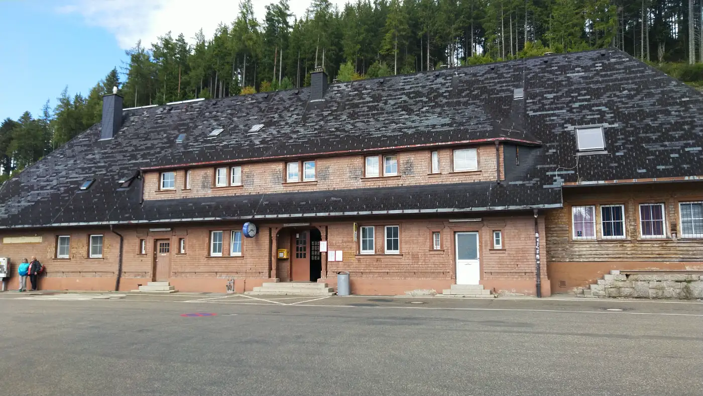 Bildtitel: Bahnhof Seebrugg - Endbahnhof der Dreiseenbahn