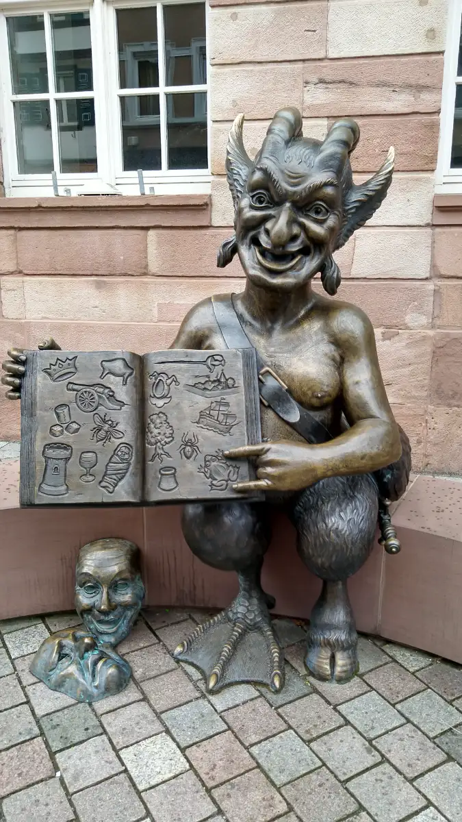 Bildtitel: Grimmelshausen-Denkmal