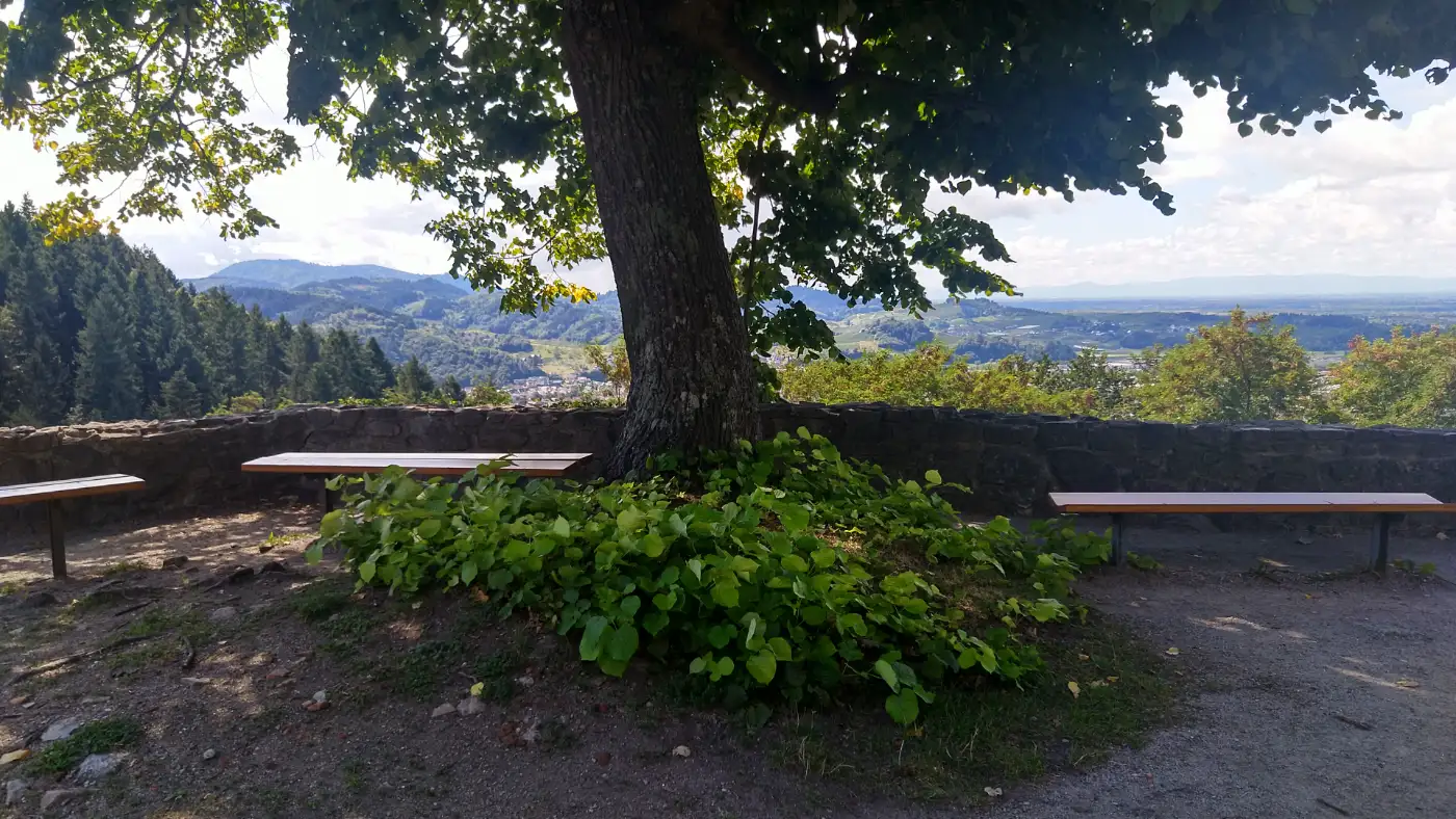 Bildtitel: Aussichtspunkt Schauenburg