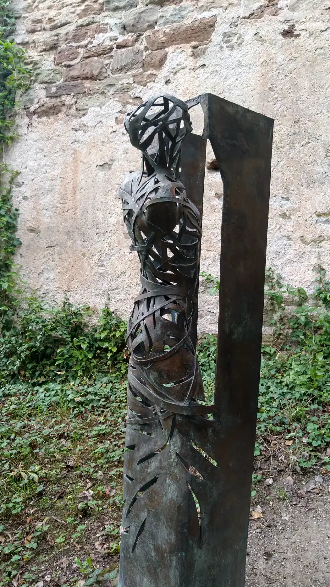 Bildtitel: Michaela A. Fischer - Ratgebs Frau - Skulpturenweg bei Herrenberg