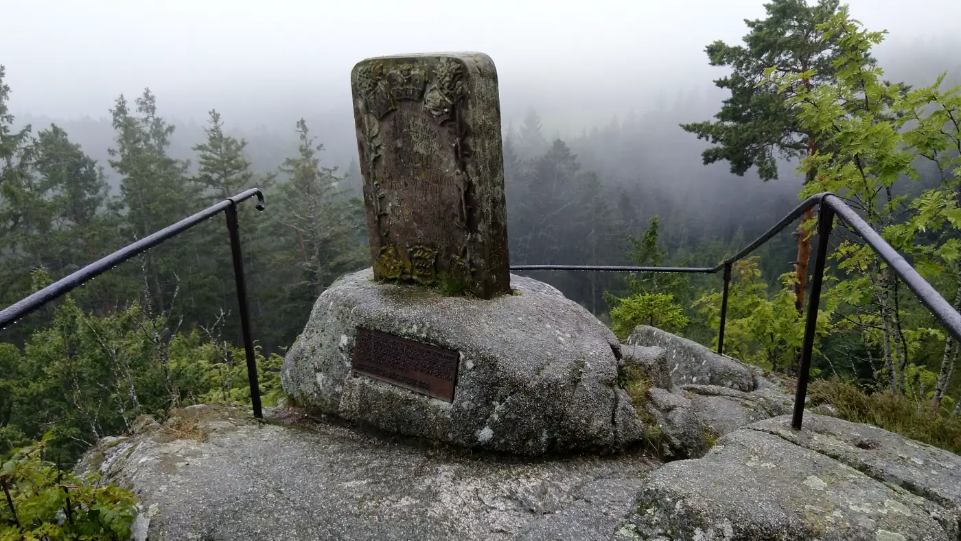 Bildtitel: Felsformation Karlstein bei Hornberg (969 Meter)