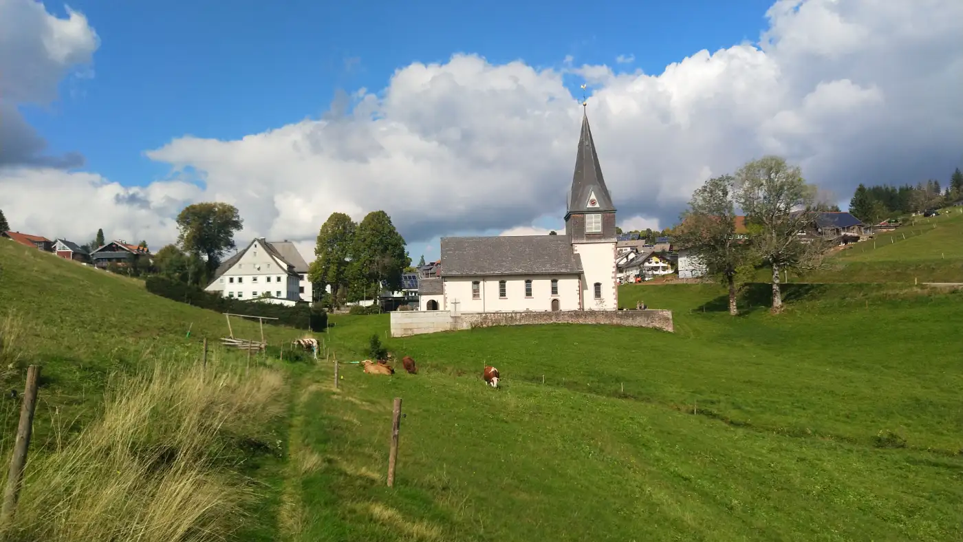 Bildtitel: Pfarrkirche St. Andreas in Neukirch im Schwarzwald