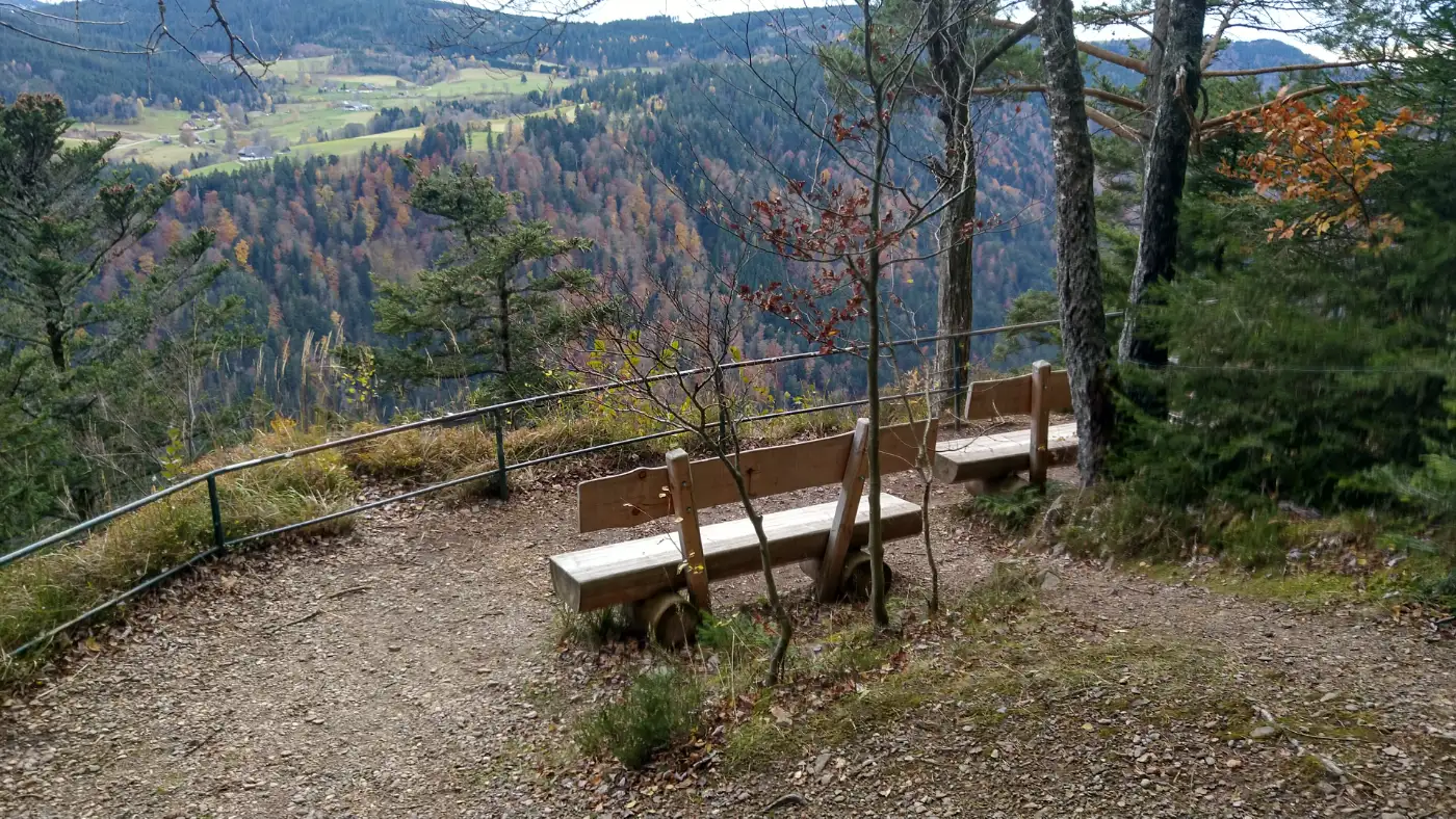 Bildtitel: Aussichtspunkt Piketfelsen mit Panoramablick ins Höllental