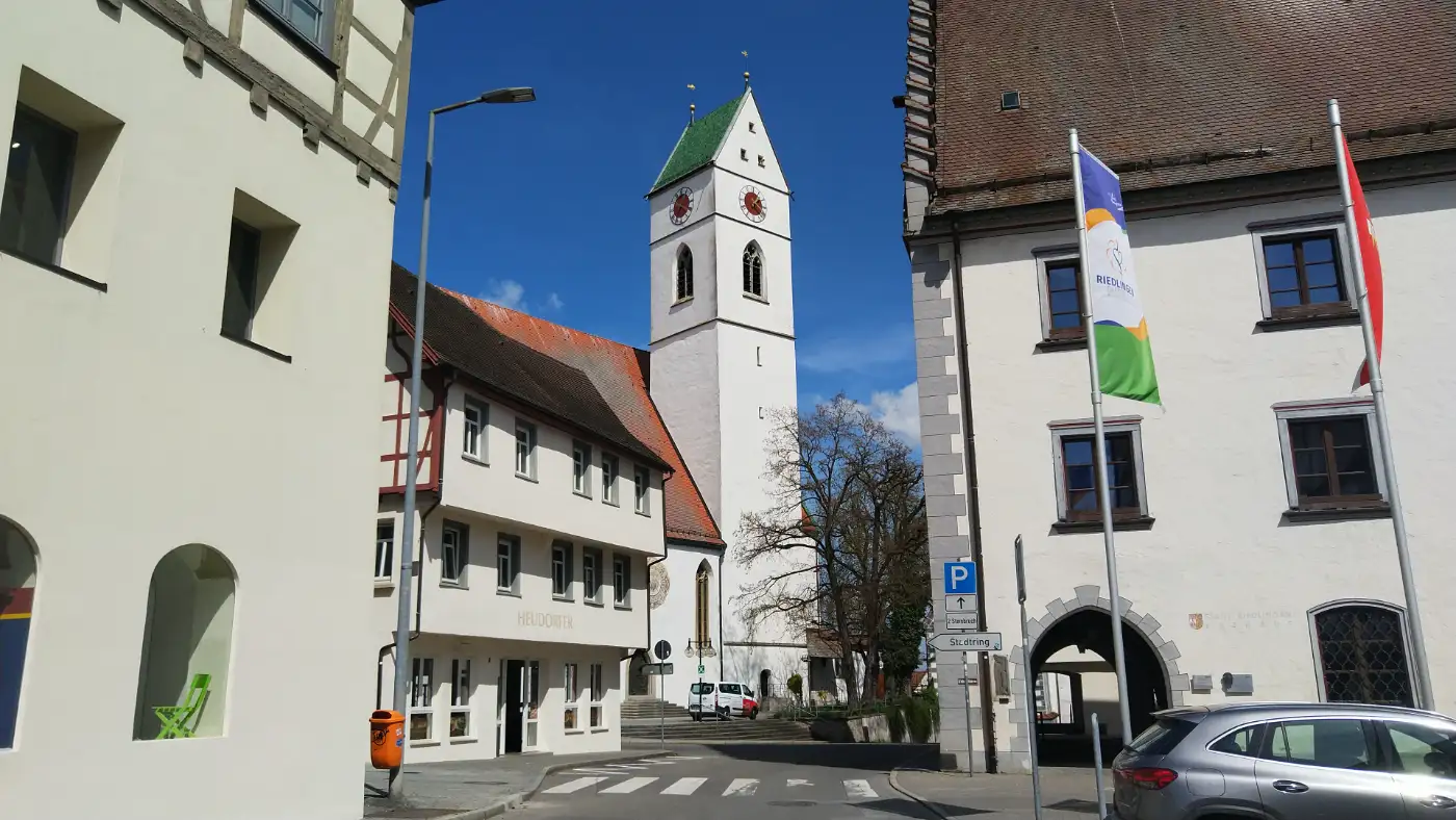 Bildtitel: Stadtpfarrkirche St. Georg im Zentrum von Riedlingen