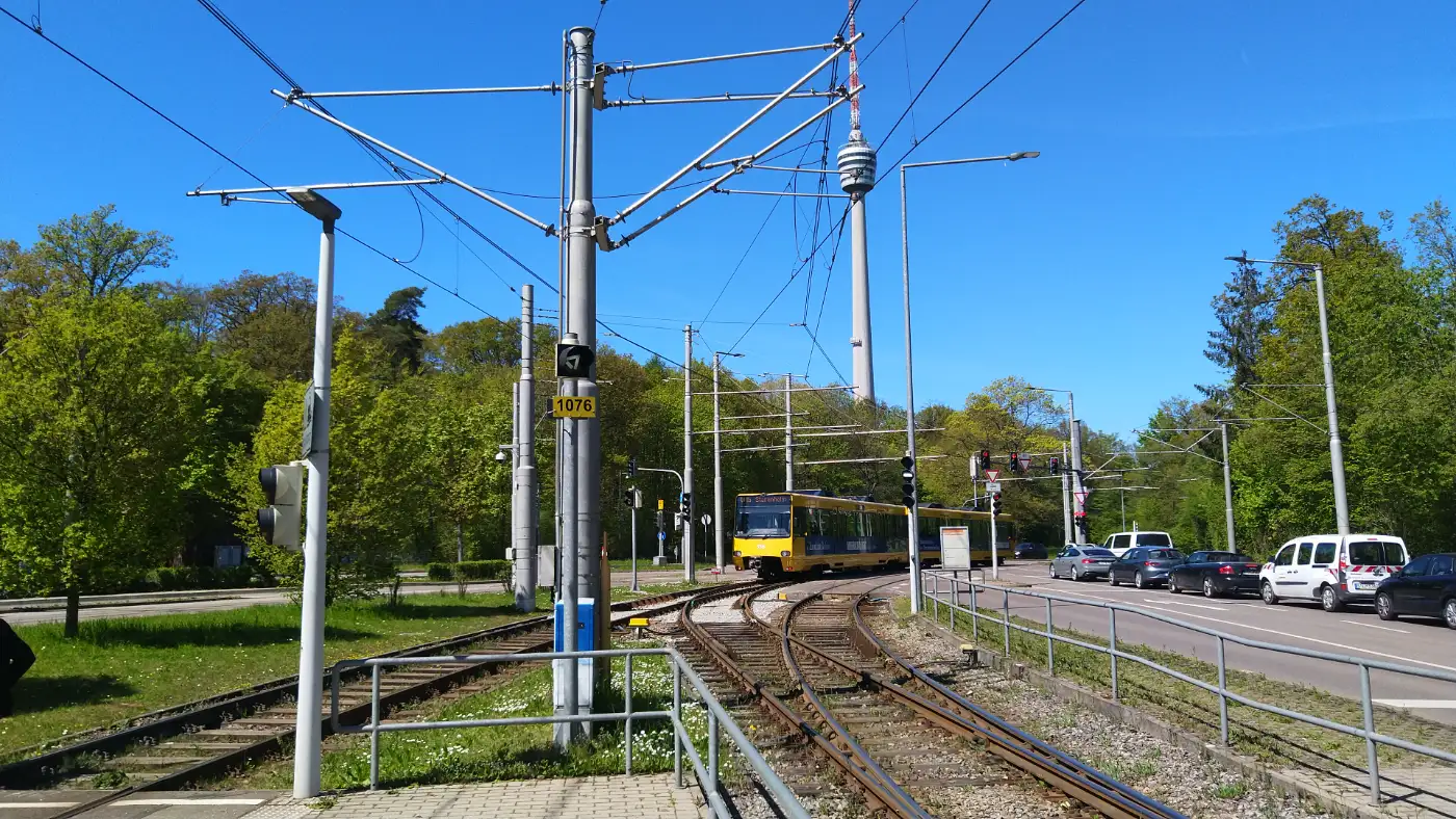 Bildtitel: U-Bahnstation Ruhbank - mit Stuttgarter Fernsehturm