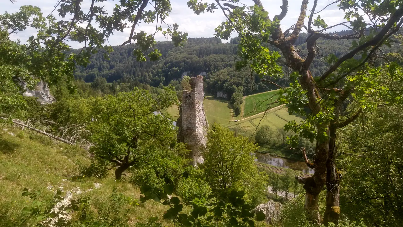 Bildtitel: Burgruine Gebrochen Gutenstein