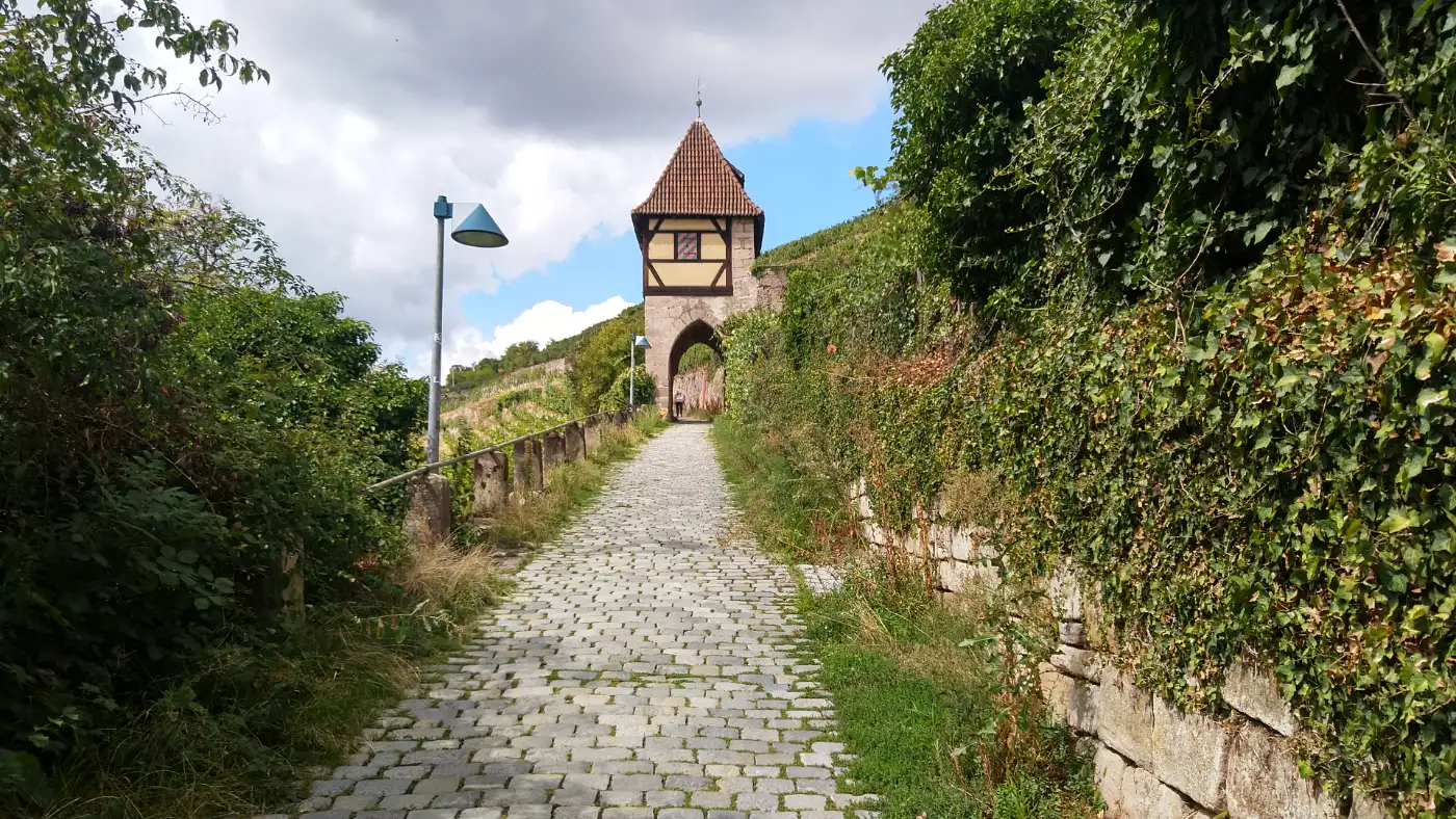 Bildtitel: Neckarhaldentor am Neckarhaldenweg in Esslingen