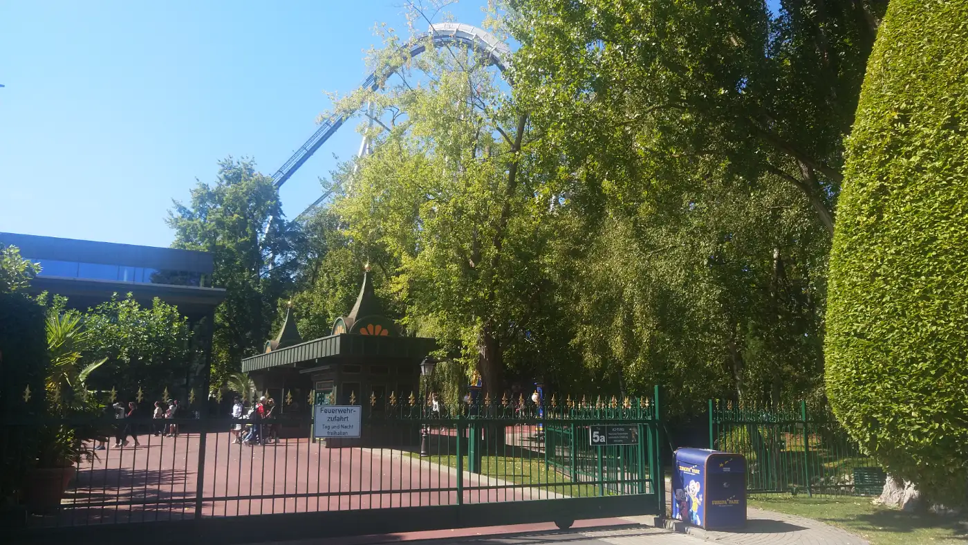 Bildtitel: Silver Star - Achterbahn im Europapark
