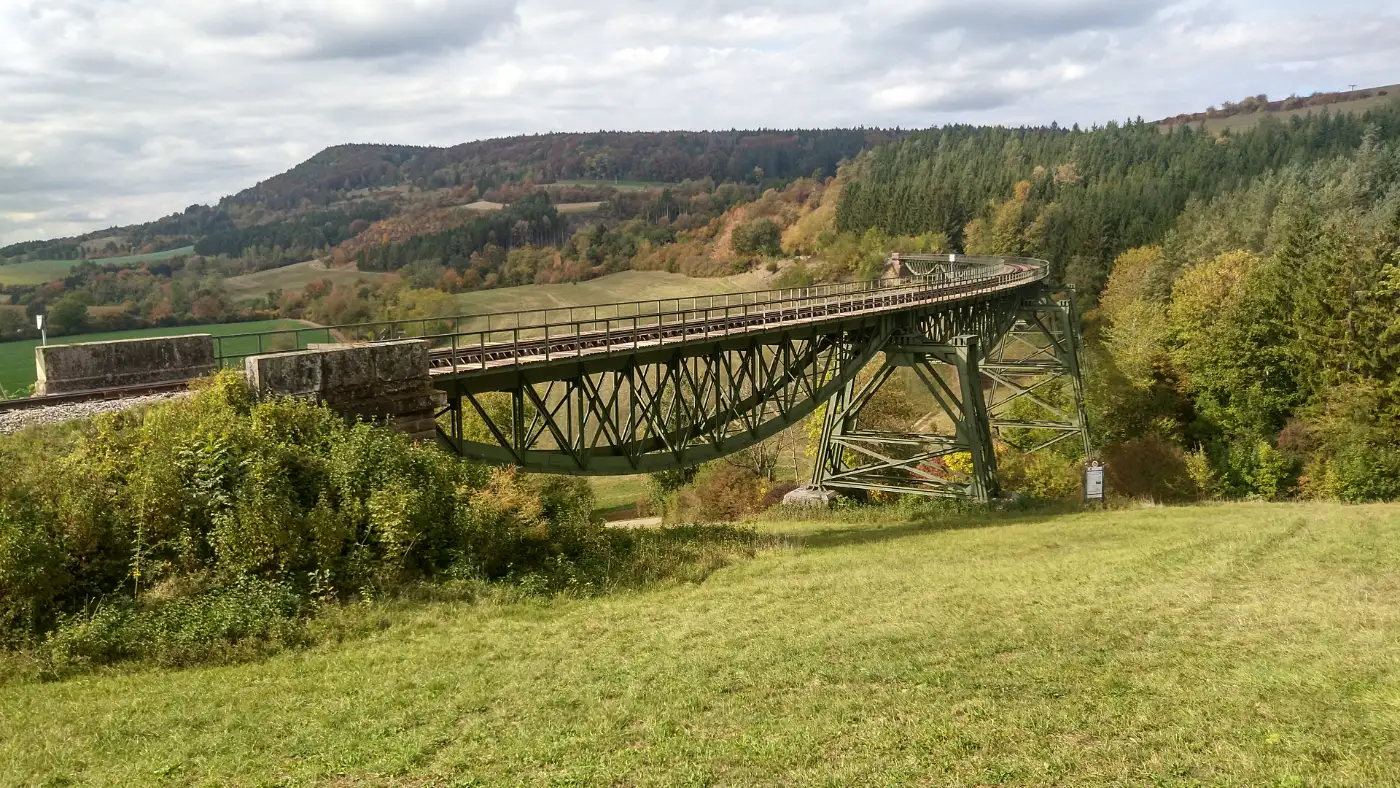 Bildtitel: historisches Biesenbach-Viadukt