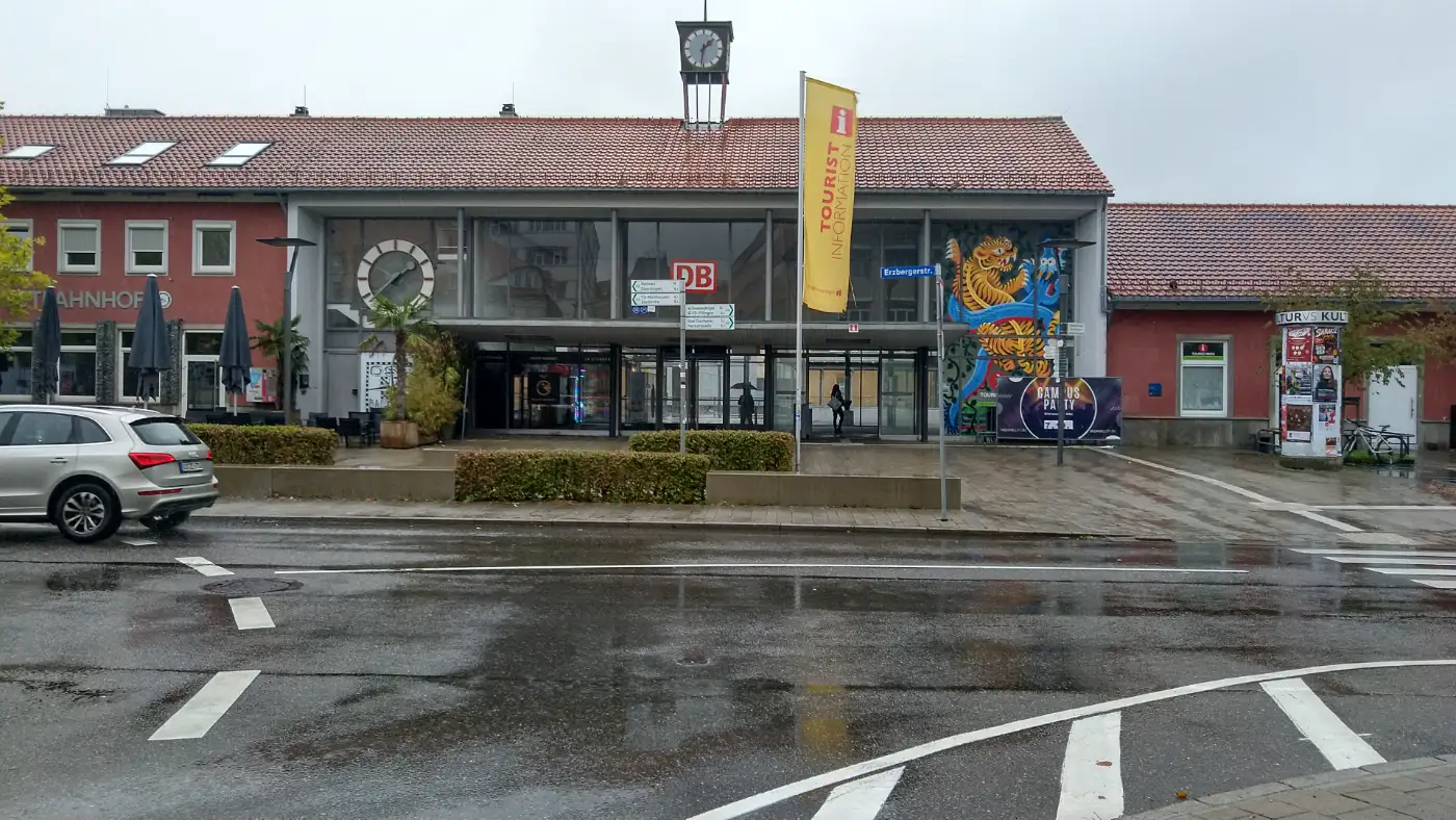 Bildtitel: Empfangsgebäude des Bahnhofs Schwenningen (Neckar)