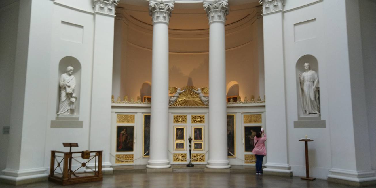 Bildtitel: in der Grabkapelle